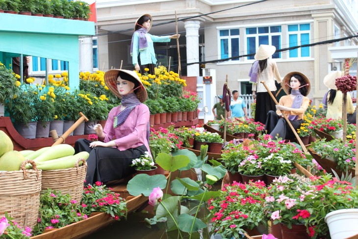 Hunderttausende Gäste in den Blumenstraßen in Can Tho erwartet - ảnh 1